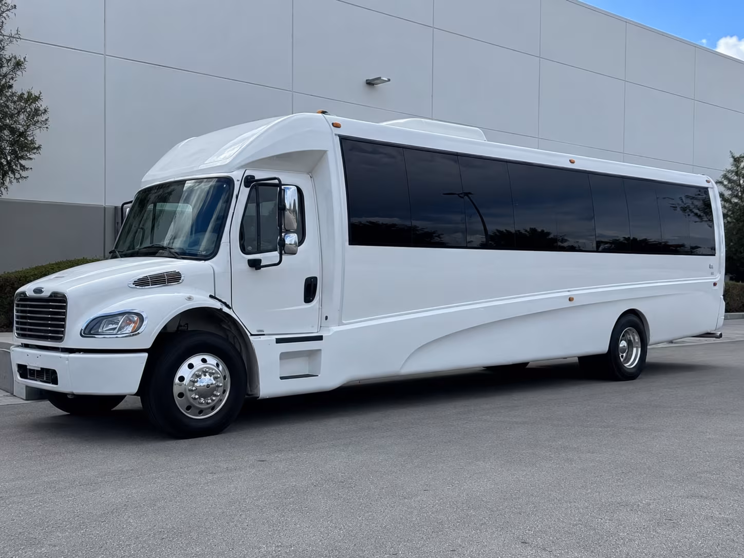 28 Passenger Party Bus
