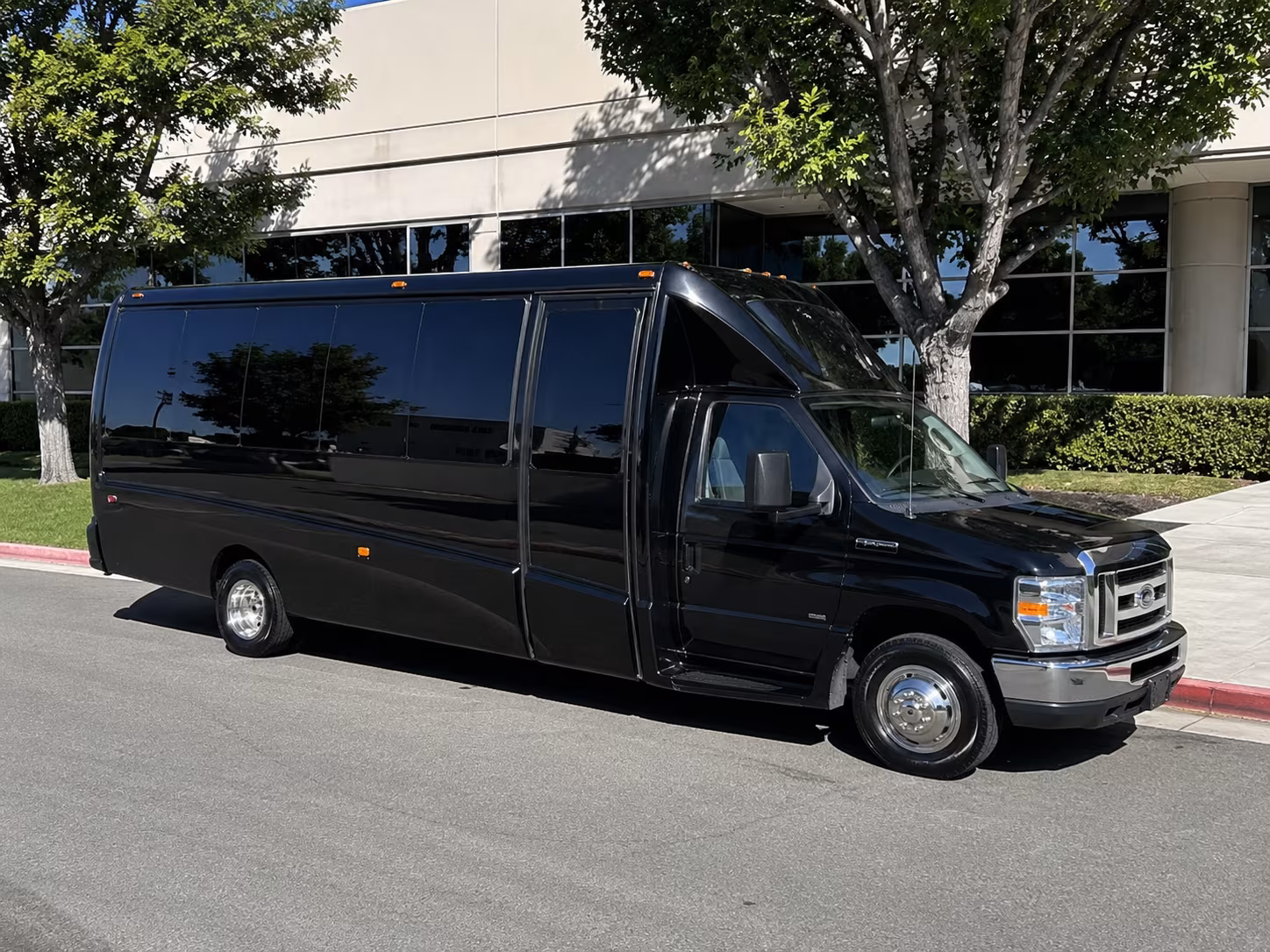 High Point Birthday, Sweet 16, & Quinceañera Transportation party bus exterior